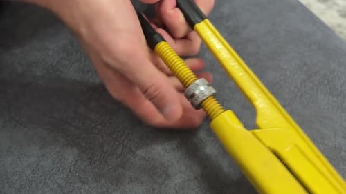Adjusting the Size of a Pipe Wrench By Hand
