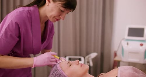 Beautician Work Skin Care Injection Woman Face