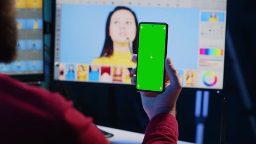 Photo Editor Following Guide on Green Screen Smartphone About Using Retouching Software