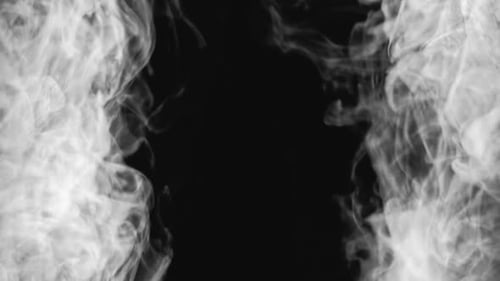 Le smog du cadre à vapeur répand de la fumée blanche