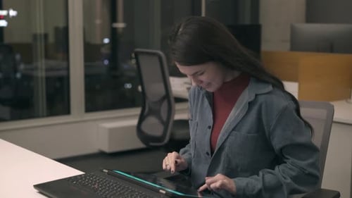 girl studying remotely, holding an online meeting green screen