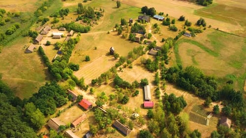 Denkmalpark für Holzarchitektur in Maurzyce, antikes Gebäude im Freilichtmuseum. Lowicz, Polen