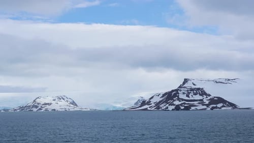 Antarktis Unglaubliche Landschaftsblicke von schneebedeckten Wasserbergen Gletschern Eisbergen Blue Oc