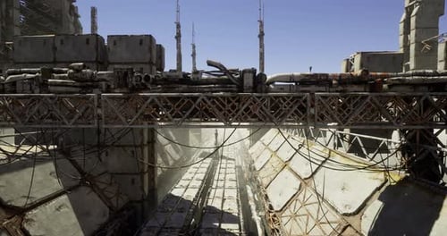 Grunge Futuristic Industrial Sci-Fi Environment Flythrough