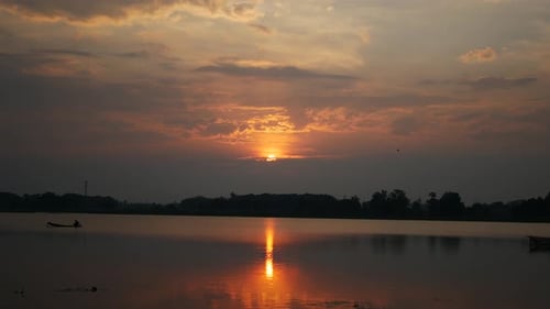 Hintergrundvideo bei Sonnenuntergang
