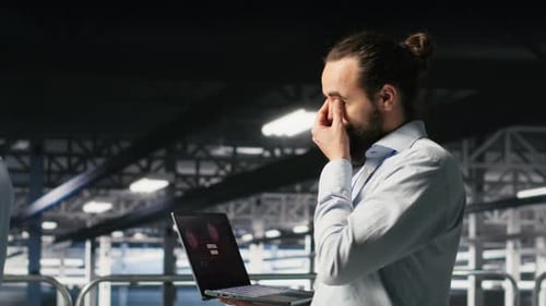 Data Center Developer Frustrated By Critical Error Affecting Laptop