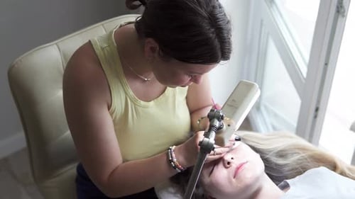 Eyelash Extension Treatment in Beauty Salon