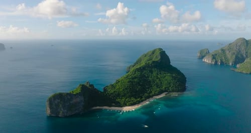 Helicopter Island in El Nido Philippines