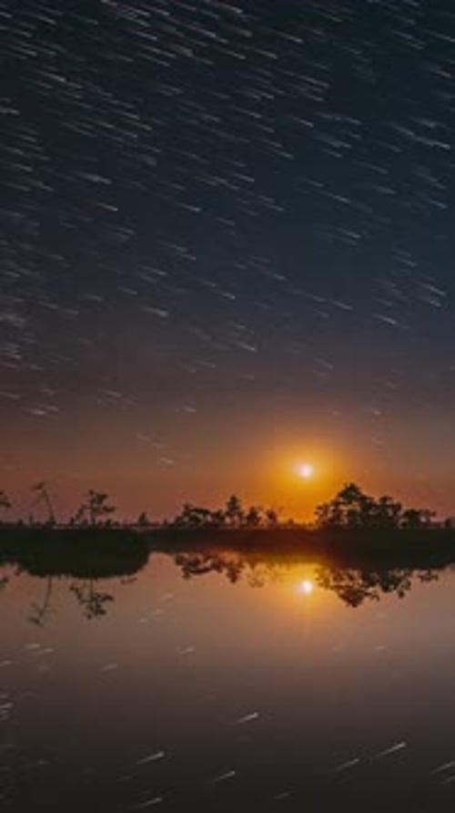 Timelapse Bright Dramatic Trails Of