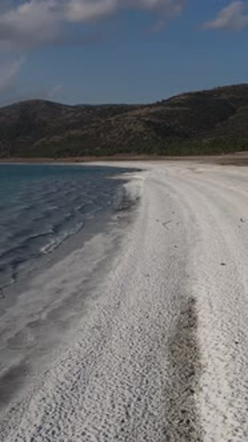 Mineral Tectonic Lake