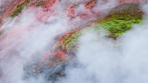 Geothermisches Gebiet in Island Natürliche vulkanische Aktivität Heiße Quelle Kochendes klares Wasser