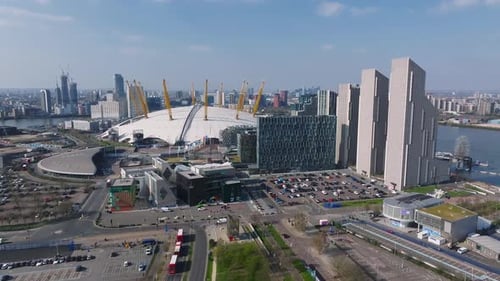 Vista aérea de Londres con Emirates Air Line y ExCel London