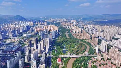 Xining, China, Drohnenaufnahme des zentralen Wohnviertels von Xining,