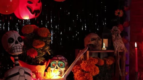 Las ofrendas del Día de los Muertos están sobre la mesa, con el establishment inclinado hacia abajo