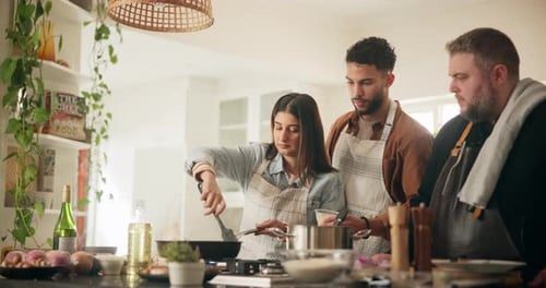 Paar, Koch und Koch in der Küche für die Ausbildung zur Zubereitung von Mahlzeiten, Unterricht