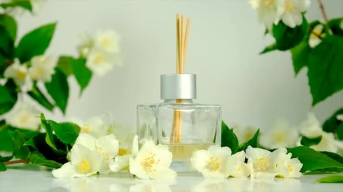 Aroma Reed Diffuser with White Flowers and Leaves