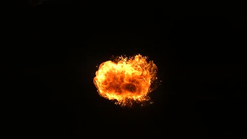 Explosion eines brennenden Feuerballs in Zeitlupe