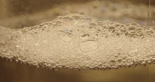 bolhas de ar em um copo