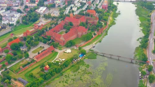 Vue aérienne du château de l'Ordre teutonique à Malbork, Malbork (Zamek w Maborku, Ordensburg Marien)