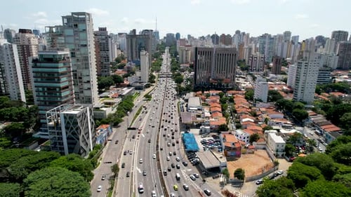 Avenida 23 de maio em São Paulo, em São Paulo, Brasil.