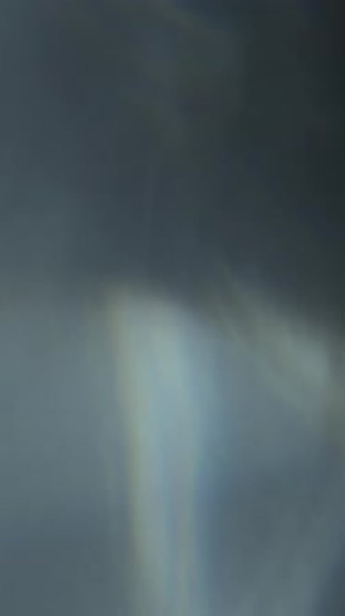Kaltes Linsenlicht und blaues Bokeh-Licht-Overlay für dramatisch Bilder in sozialen Netzwerken