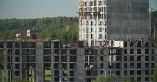 Construcción y desarrollo a intervalos de tiempo de nuevas grúas de construcción de edificios residenciales de varios pisos