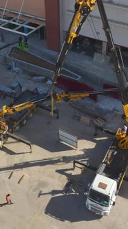 Vídeo vertical: Diseño impecable de fachada residencial en una moderna torre de varios pisos