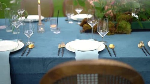 Elegant Wedding Table Setting with Floral Decor