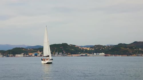 Rund um das Segelboot