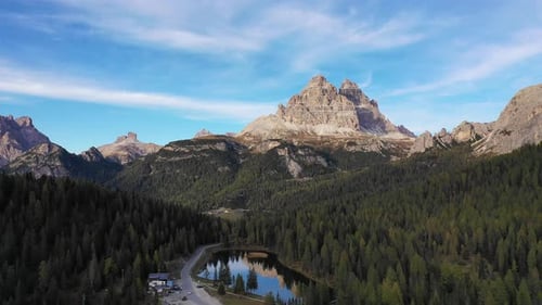 Antorno lake in National Park Tre Cime di Lavaredo. Auronzo, Misurina, Dolomiti alps, South Tyrol, I