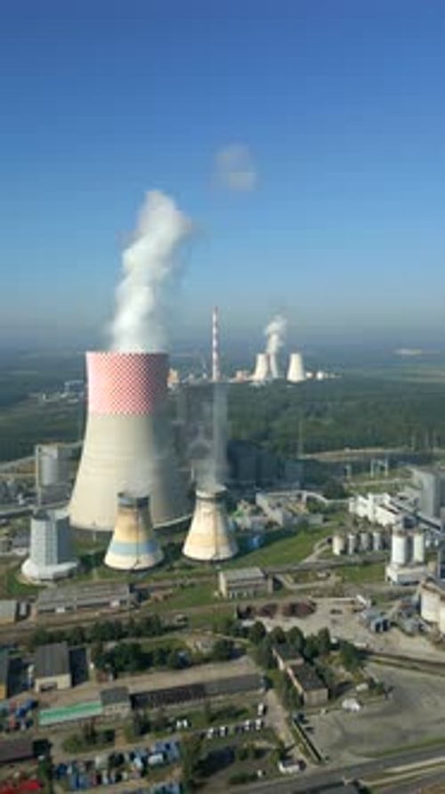 Vista aérea de la central eléctrica de carbón