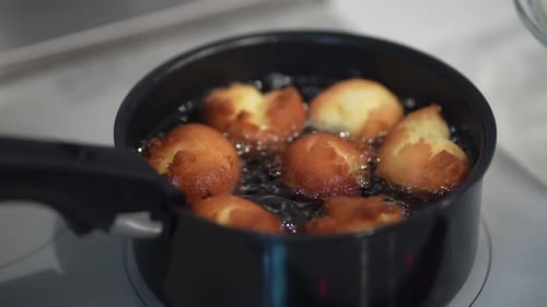 Wie man Sata Andagi macht