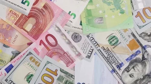 Bargeld, amerikanische Dollar- und Euro-Banknoten, Hintergrund, Einkommen, Gewinner und Geschäftskonzept, Tabelle