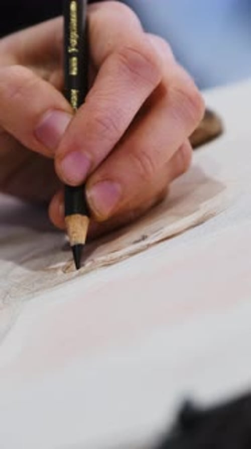 Specialisit Uses Sketching Technique Creating Silhouette on Sheet