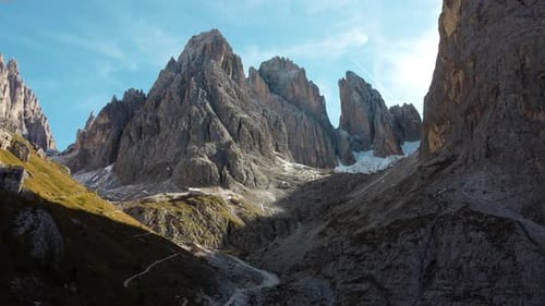 Rifugio Vicenza à l'intérieur du massif de Sassolungo. Langkofelhütte dans le Tyrol du Sud, dans les Dolomites. Asto