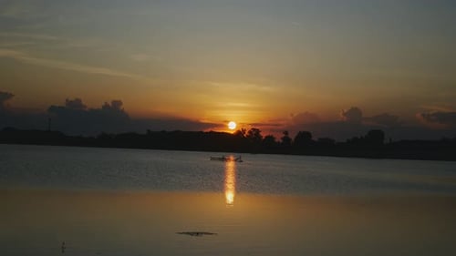 Hintergrundvideo bei Sonnenuntergang