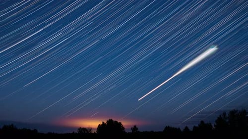 Star Trails Time Lapse at Night