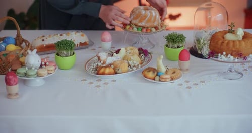 Zeitraffer für Osterdekorationen und Essenszubereitungen