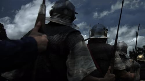 Illustration einer mittelalterlichen Kampfszene mit gepanzerten Soldaten im Kampf unter Dramatisch Himmel