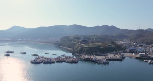 Paisagem panorâmica do oceano e porto da costa oeste, Boryeong, Coreia do Sul