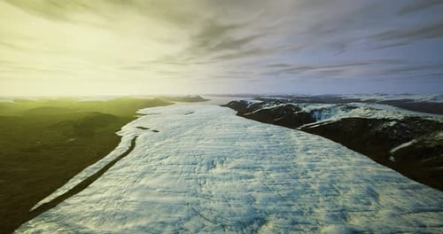 Vivid Images Depicting Courageous Travels Over Icy Wildernesses