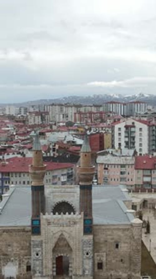 Vue par Drone de la Madrasa de Gok