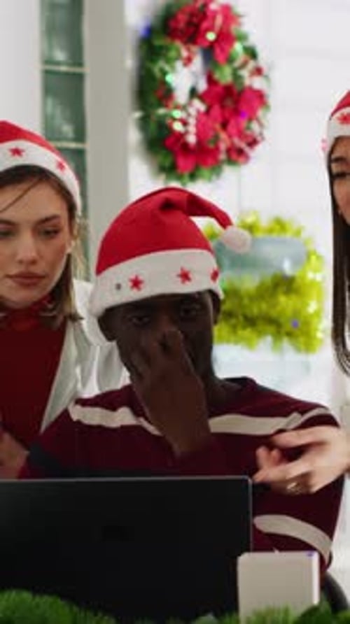 Vertical Video Team Leader Gives Tasks in Xmas Office