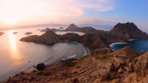 Panning Padar Island at sunset
