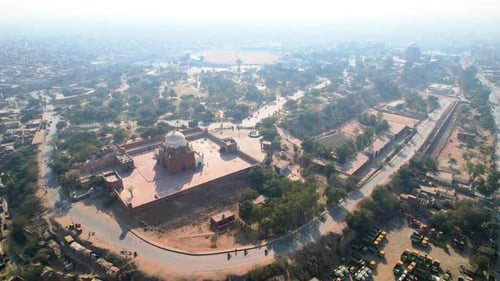 Vista aérea da tumba de Bahauddin Zakariya em Multan