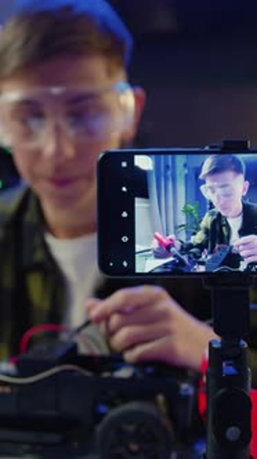 Teen Creates Technology Tutorial Using Smartphone