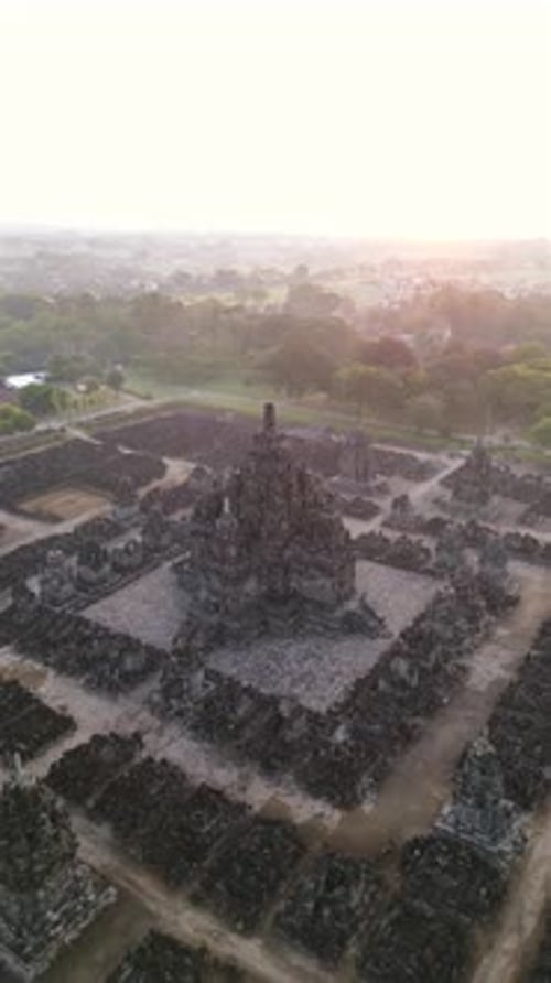 Vue aérienne du majestueux temple de Prambanan à Yogyakarta en Indonésie