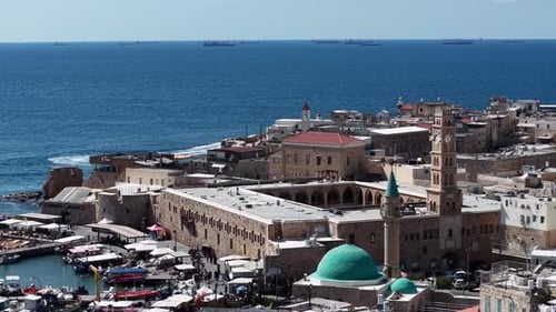 Vídeo aéreo sobre la antigua ciudad de Acre, en el norte de Israel