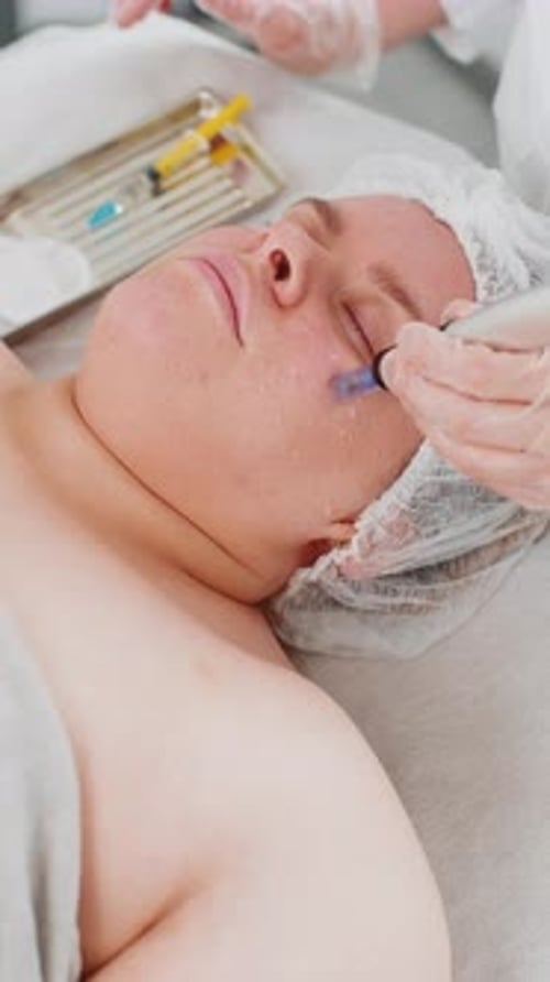 Cosmetic Facial Procedures in a Clinic