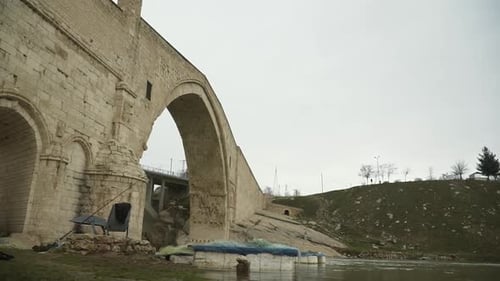 LE PONT HISTORIQUE DE MALABADI À DIYARBAKIR, EN TURQUIE